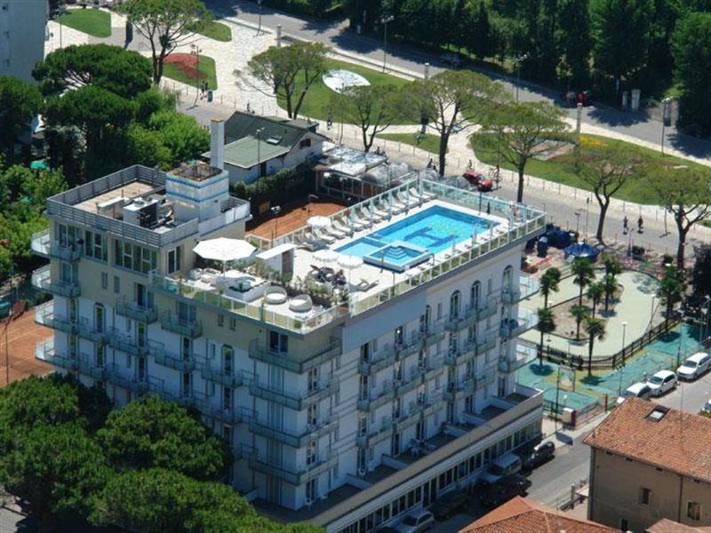 Hotel Colombo Лидо-ди-Езоло Экстерьер фото